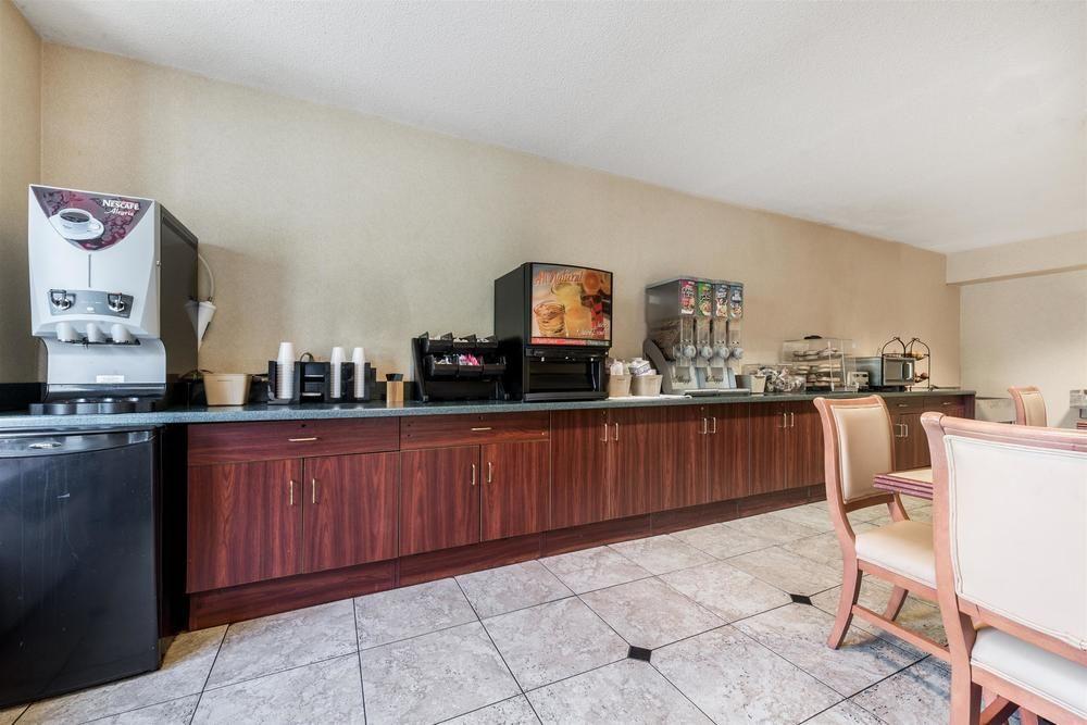 Microtel Inn & Suites By Wyndham Philadelphia Airport Exterior foto