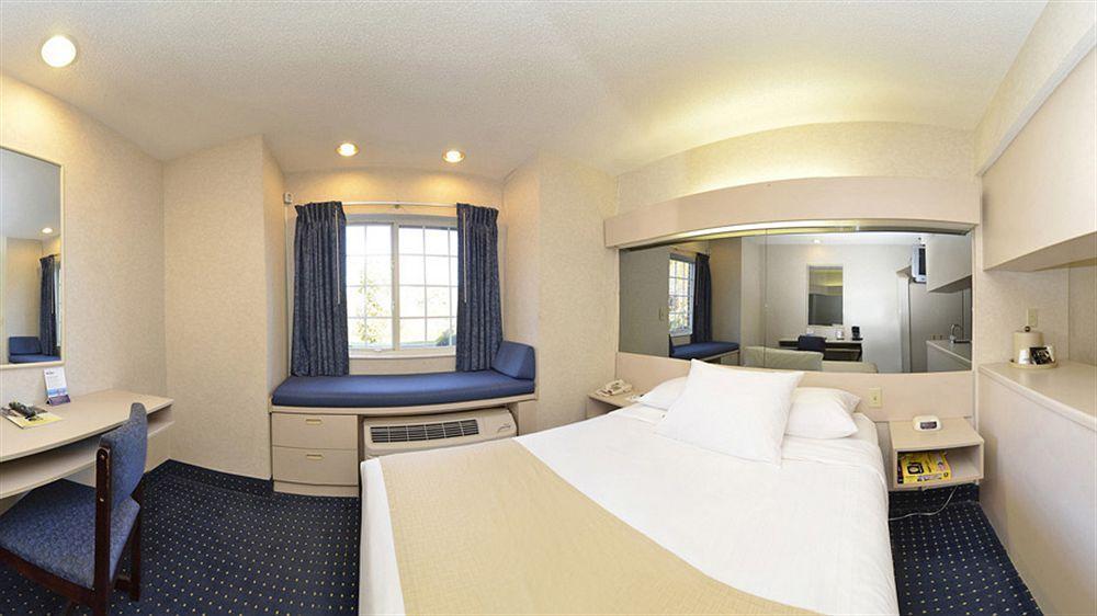 Microtel Inn & Suites By Wyndham Philadelphia Airport Exterior foto